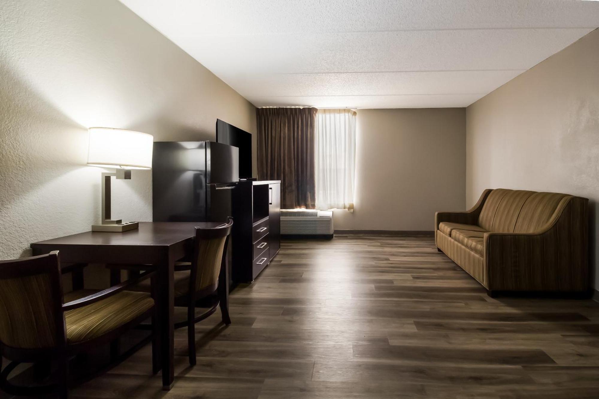Clarion Pointe Lake Jackson - Clute Екстериор снимка