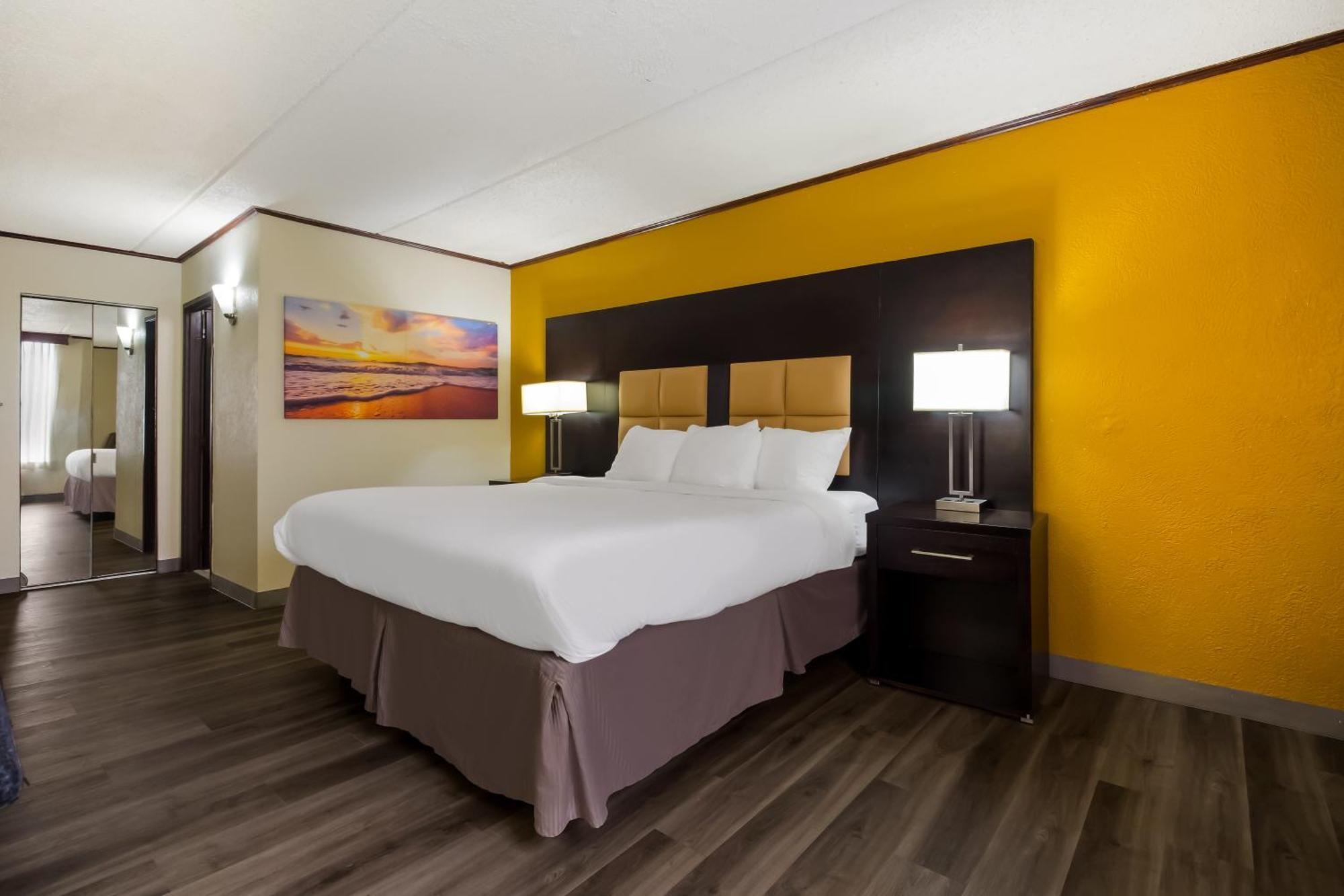 Clarion Pointe Lake Jackson - Clute Екстериор снимка