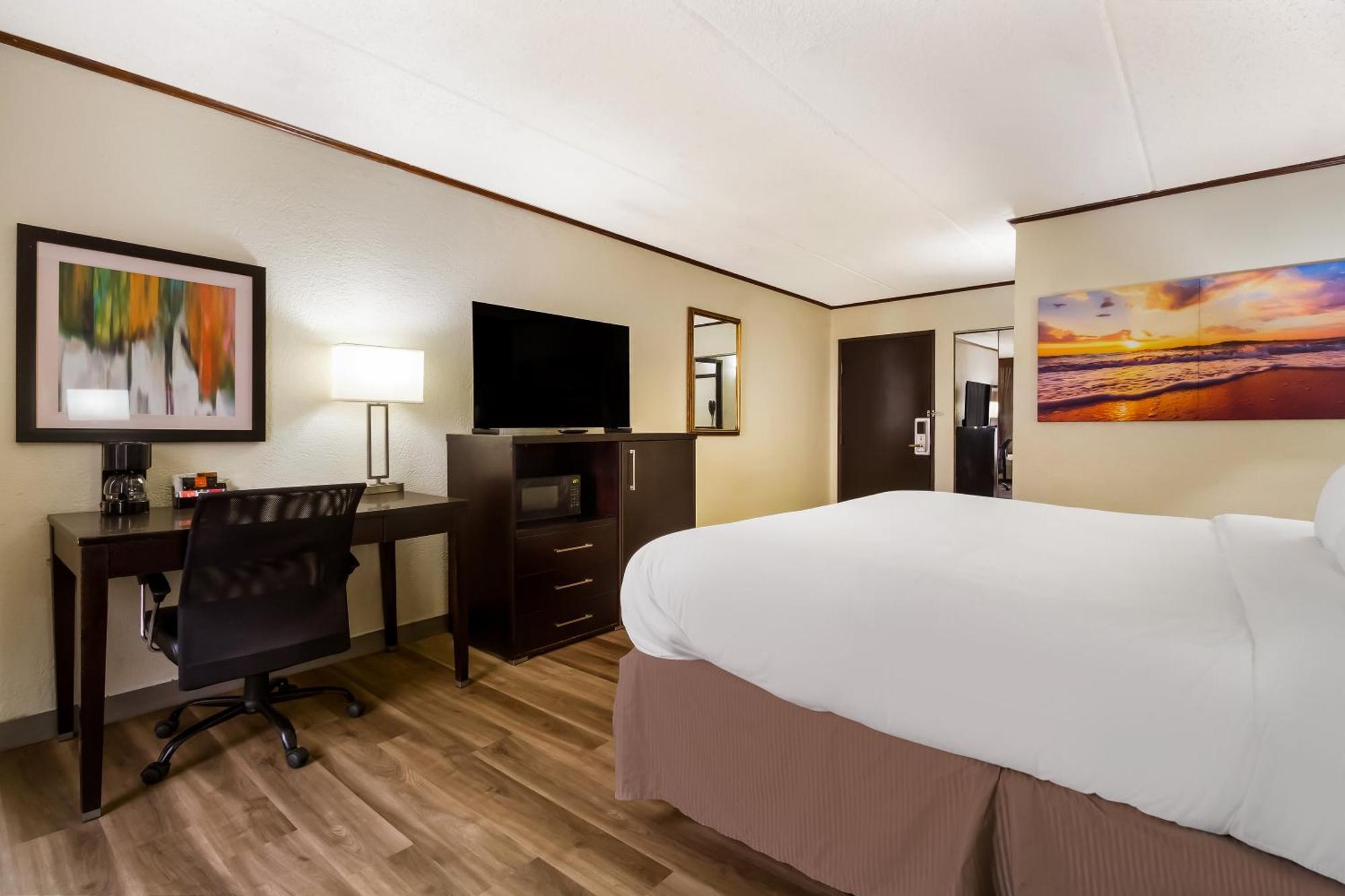 Clarion Pointe Lake Jackson - Clute Екстериор снимка