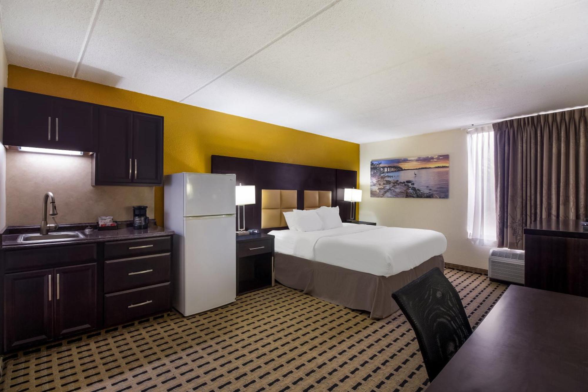 Clarion Pointe Lake Jackson - Clute Екстериор снимка